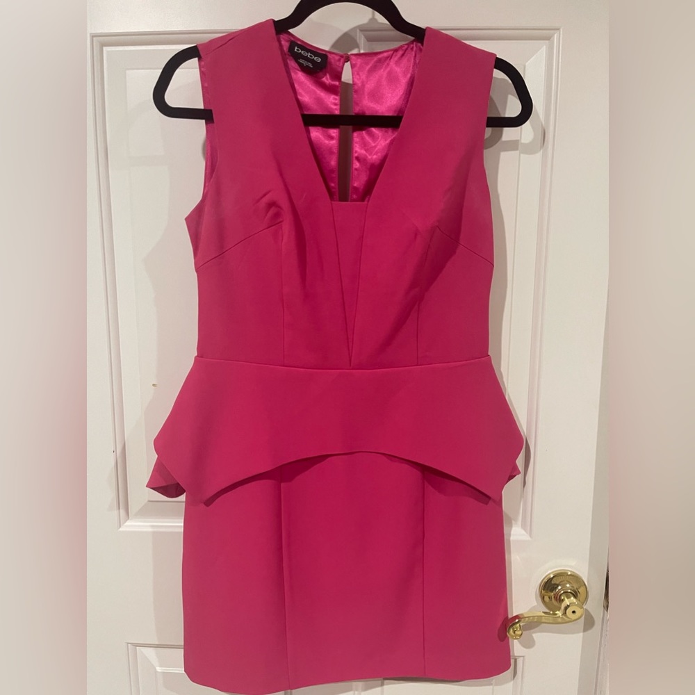 Beautiful elegant cocktail dress from Bebe.